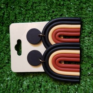 Geometric design earrings